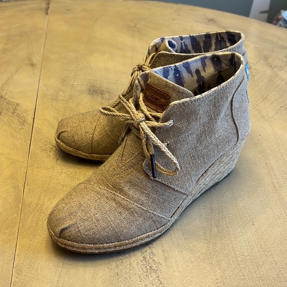 Womens Toms Tan Canvas Lace Up Wedge Size 7.5 US - Picture 6 of 6